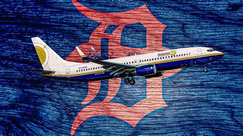 Detroit Tigers Boeing 737-800 Red Bird III with team logo
