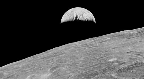 Earthrise seen from lunar orbit captured on modern smartphone camera