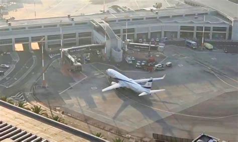 El Al aircraft preparing for emergency evacuation mission at Ben Gurion Airport