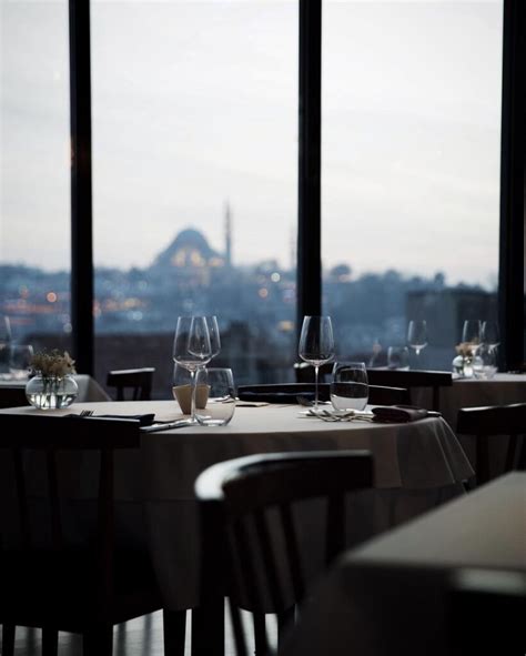 elegant dining experience in Istanbul