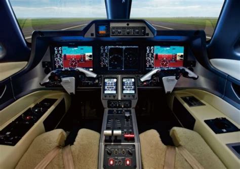 Embraer Phenom 100EV cockpit