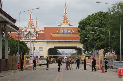 Empty stalls and closed guesthouses in Sa Kaeo province post-border closure