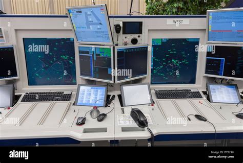 ERAM air traffic control computer system display