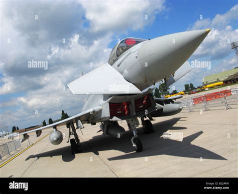 Eurofighter Typhoon canard delta wing Mach 2 NATO multirole fighter