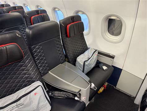 European airline Airbus A320 business class blocked middle seat cabin