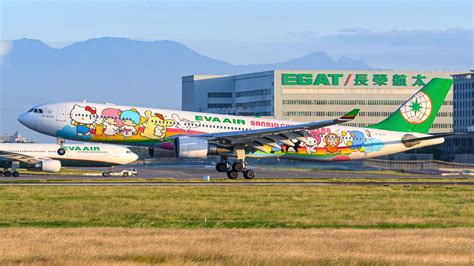 EVA Air Hello Kitty themed aircraft exterior