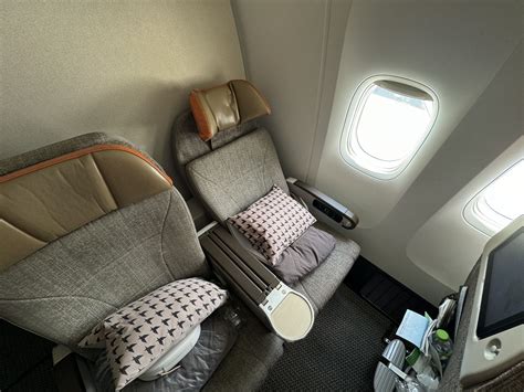 EVA Air premium economy 19.5 inch wide seat Boeing 777 Taipei to New York