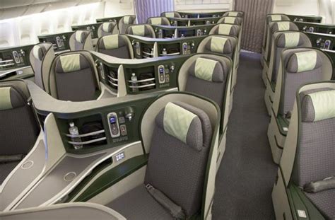 EVA Air Royal Laurel Class Boeing 777-300ER business class 1-2-1 cabin Taiwan transpacific