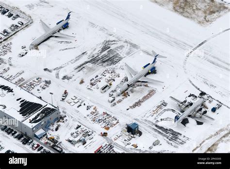 Everts Air Cargo crew members during cold-weather operations in Alaska