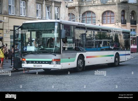 express bus service outside Lviv airport connecting to Lviv railway station