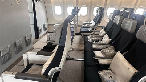 extra legroom economy seats transatlantic aircraft cabin