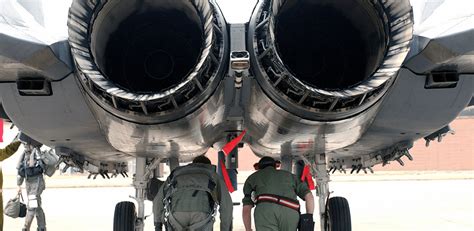 f-15 eagle pratt & whitney f100 engines close-up
