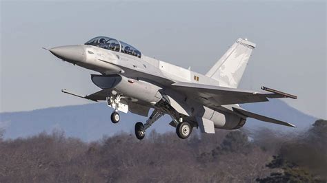 F-16 Block 70 tail number 6831 flying near Texas during pre-delivery testing