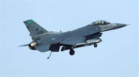 f-16 emergency landing