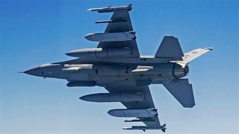 F-16 jassm missile