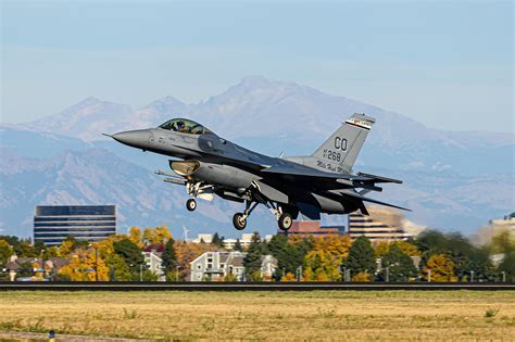 f-16 landing after mission