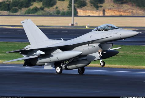 f-16 oman formation flight
