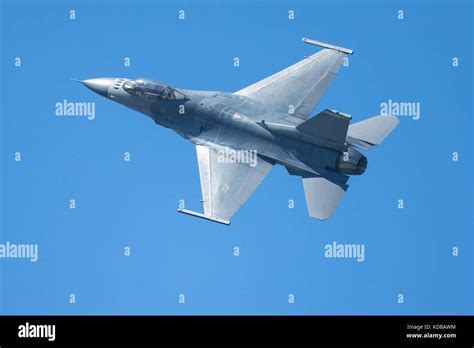 f-16 performing high g maneuver