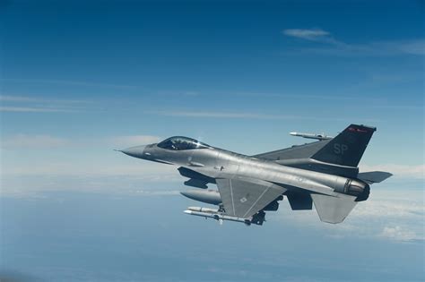 f-16 sead mission over yemen hostile zone