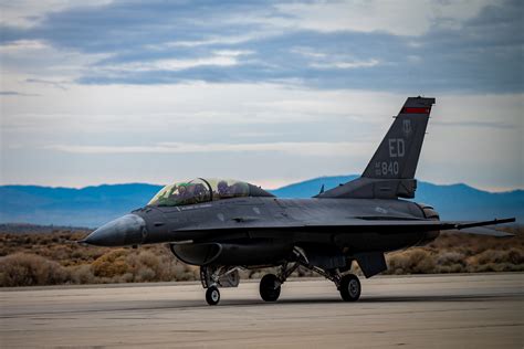 F-16 Viper Demonstration Team Airshow Performance