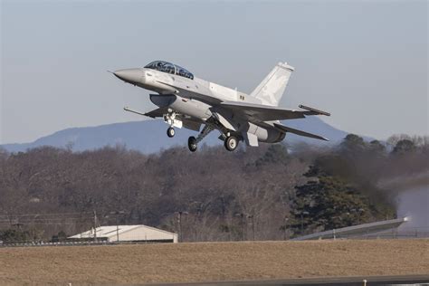 f-16v block 70 in action