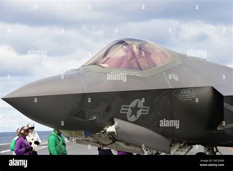 f-35 cockpit avionics