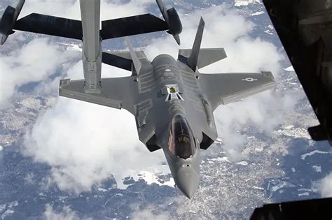 F-35A refueling midair during NATO readiness drills in Eastern Europe