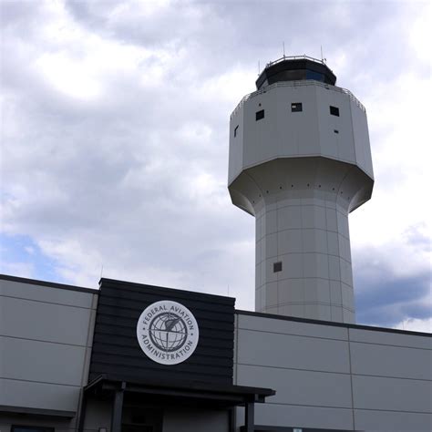 FAA controller tower operations affecting Newark Liberty International Airport capacity