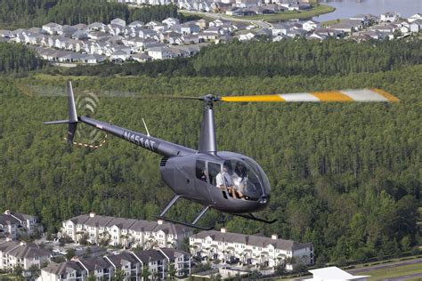 family boarding helicopter for Indianapolis sightseeing tour