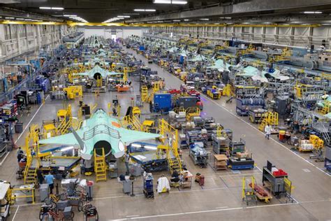 Final production F-22 Raptor leaving Lockheed Martin assembly line