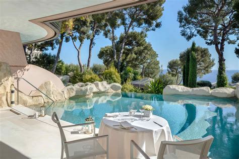 Four Seasons Grand-Hôtel du Cap-Ferrat pool terrace
