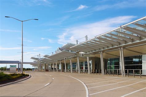 Gate monitors at Dayton International Airport showing final weeks of Delta’s LaGuardia service