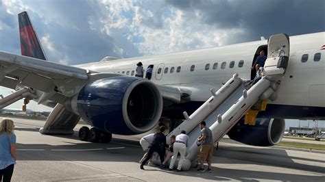 grounded ryanair plane due to mid-flight disruption