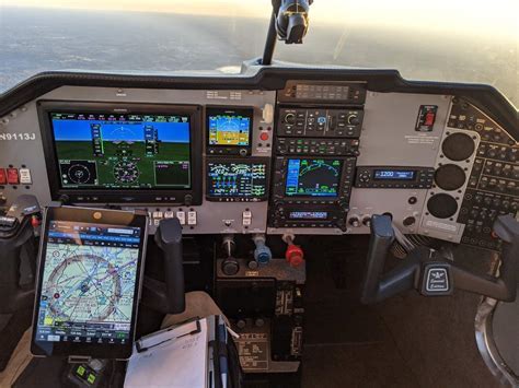 Grumman Tiger with Garmin G3X Touch glass cockpit in daylight conditions