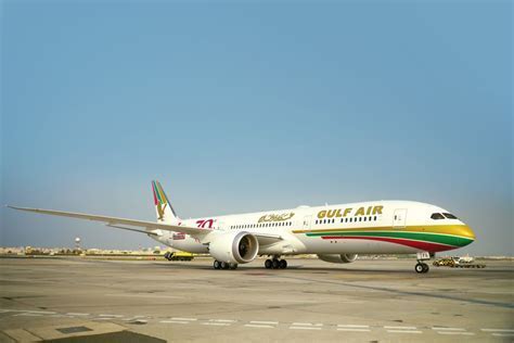 Gulf Air’s original DC-3 aircraft alongside modern Boeing 787 Dreamliner