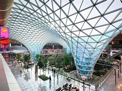 Hamad International Airport Qatar Airways global connecting hub terminal