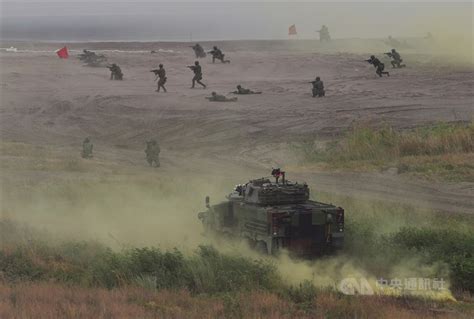 Han Kuang military exercises in Taipei simulating urban warfare