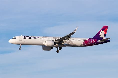 Hawaiian Airlines Airbus A321neo cabin with Starlink WiFi onboard service