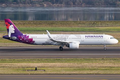 Hawaiian Airlines Airbus A321neo on the runway