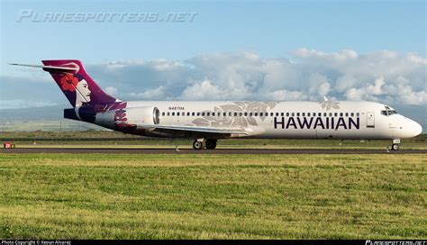 Hawaiian Airlines Boeing 717 cabin in-flight