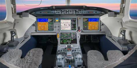 Honeywell Primus Epic 2.0 avionics cockpit display Embraer E2