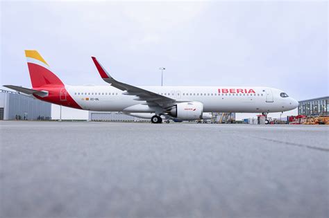 Iberia A321XLR climbing after departure from Madrid