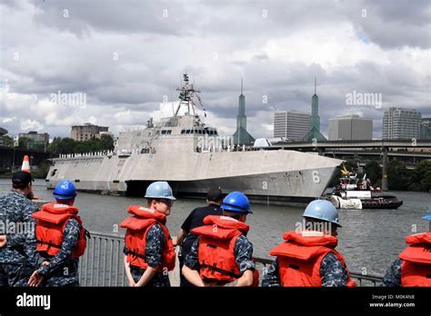 Independence-class USS Jackson underway with tri-hull visible