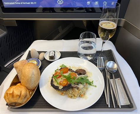 inflight dining business class on long-haul boeing 777 route