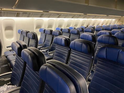 Interior of a US Airways economy cabin section
