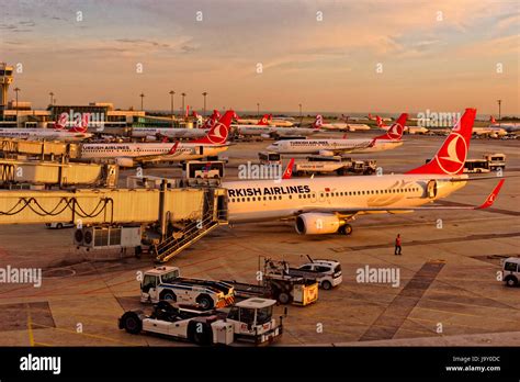 Istanbul Airport massive terminal Turkish Airlines hub global connections