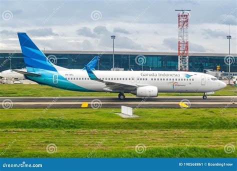jakarta jayapura garuda indonesia boeing 737 800