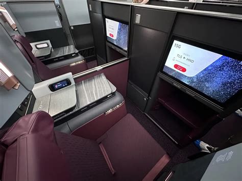 Japan Airlines Airbus A350-1000 Safran Unity business class suite privacy wall
