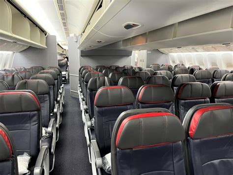 Japan Airlines Boeing 777 economy 3-3-3 spacious seating layout