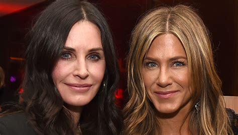 Jennifer Aniston and Courteney Cox private jet tire failure